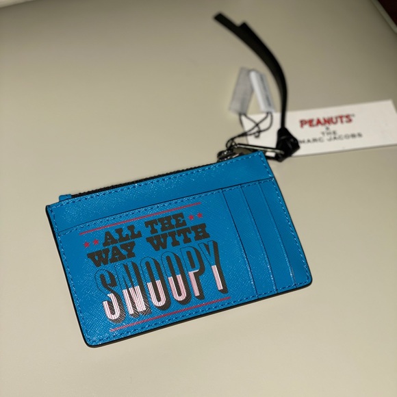 NEW! Snoopy x Marc Jacobs Snapshot Multi Wallet - Picture 4 of 15